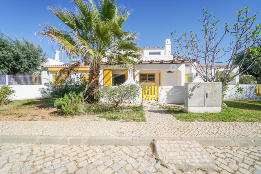 Buy Villa Vilamoura