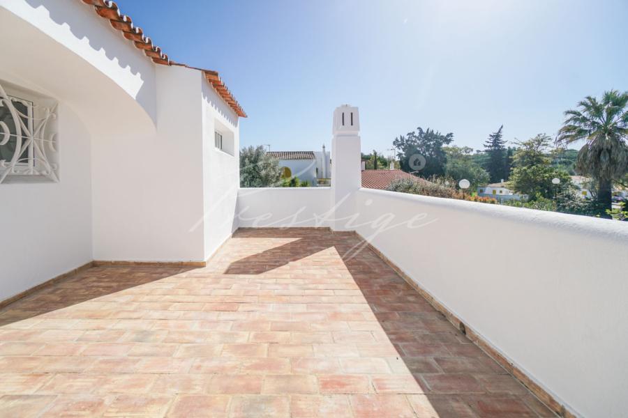 Buy Villa Vilamoura