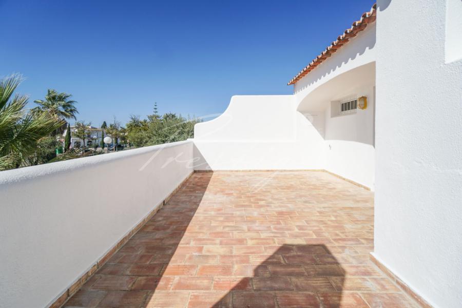 Buy Villa Vilamoura