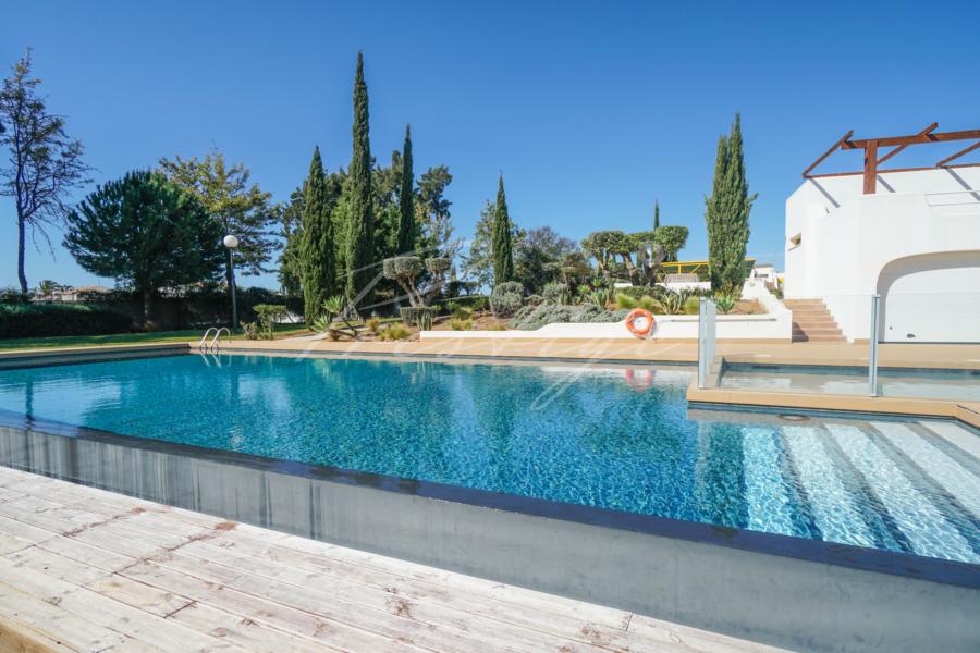 Buy Villa Vilamoura