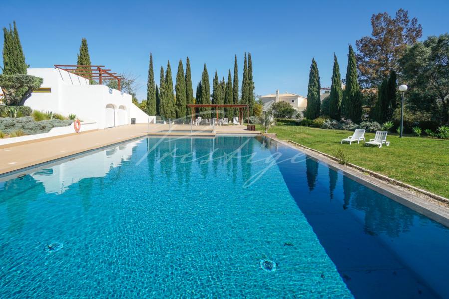 Buy Villa Vilamoura