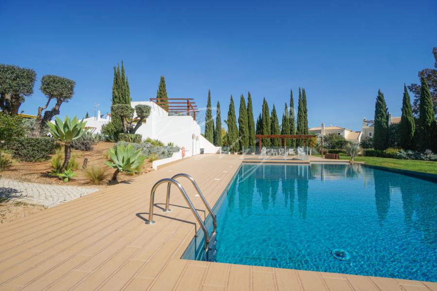 Buy Villa Vilamoura