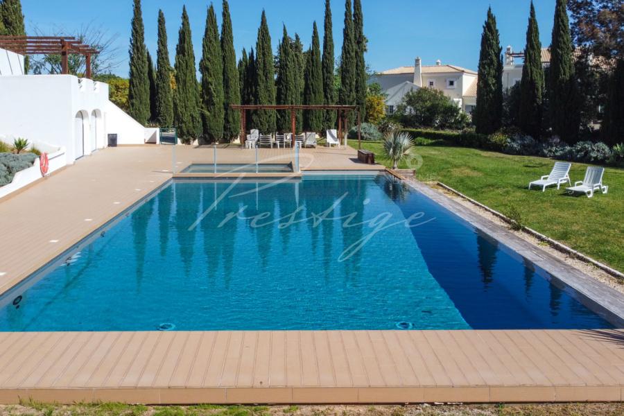 Buy Villa Vilamoura