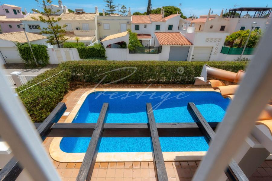 buy house vilamoura