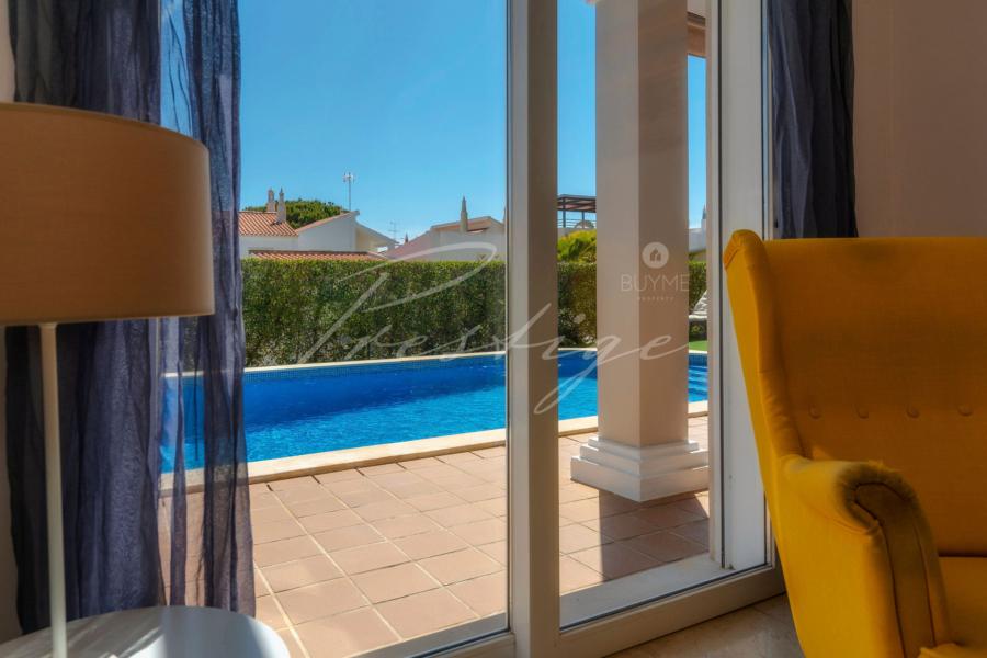 buy house vilamoura