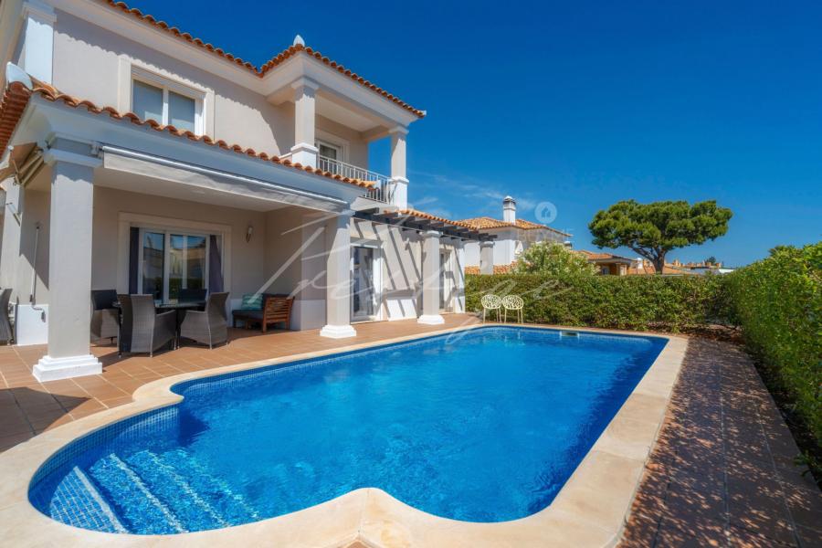 buy house vilamoura