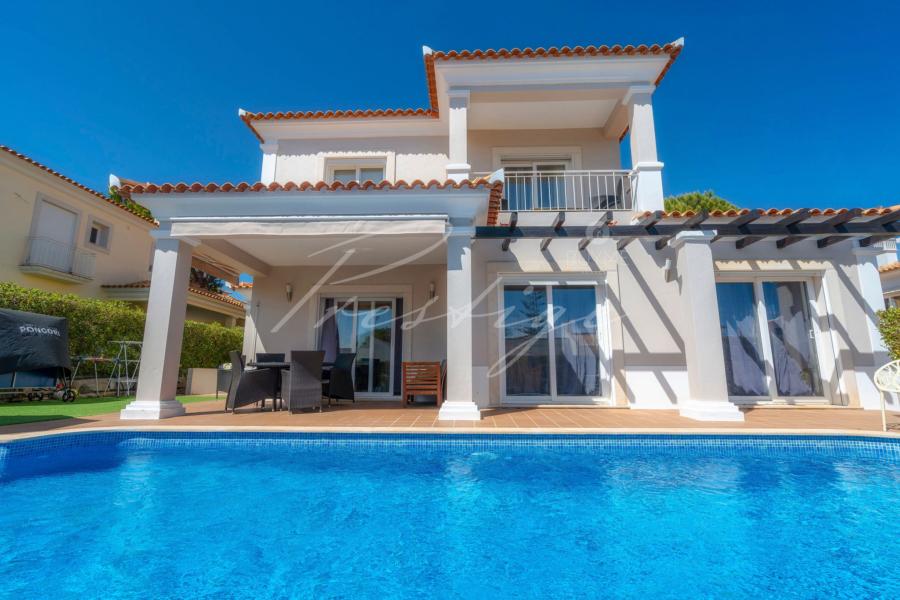 buy house vilamoura