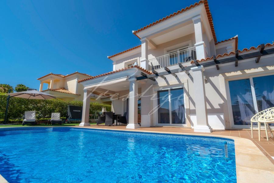 buy house vilamoura