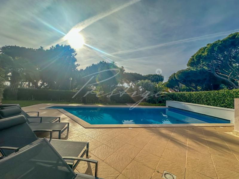 3+1 BEDROOM VILLA - VILAMOURA