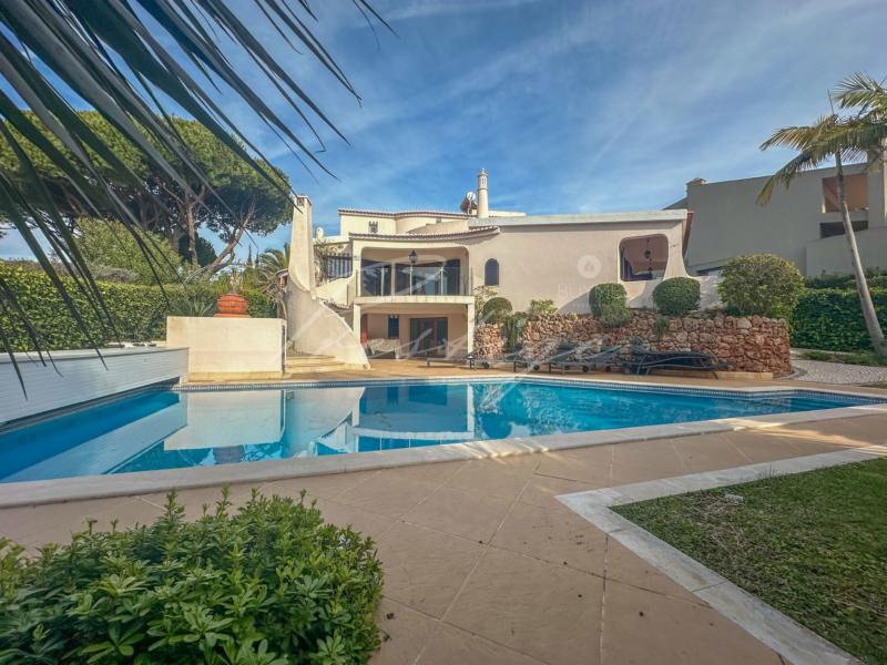 3+1 BEDROOM VILLA - VILAMOURA