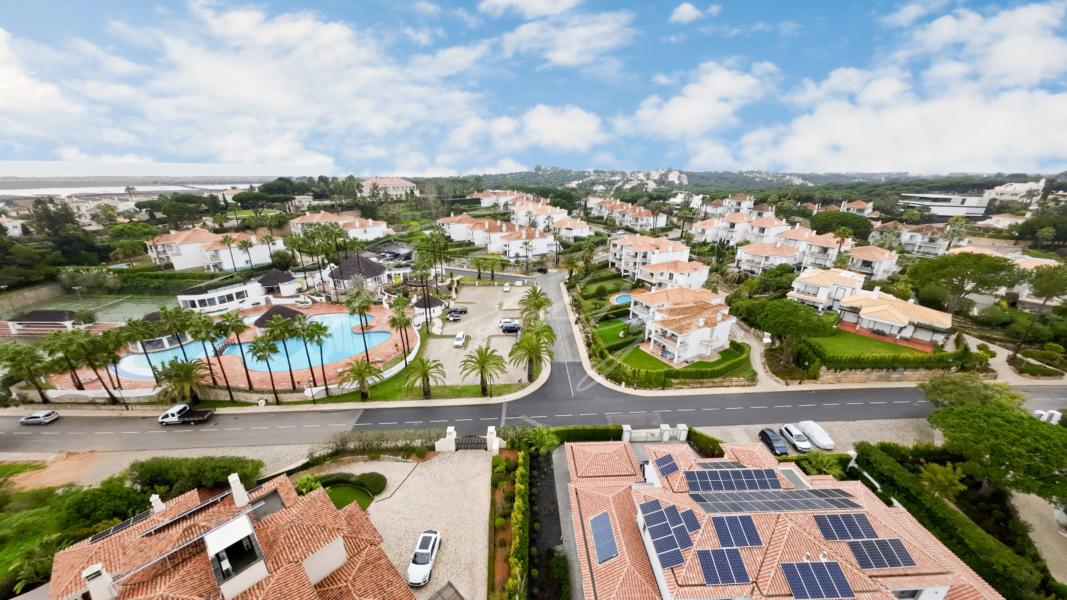 2 bed apartment Encosta do Lago