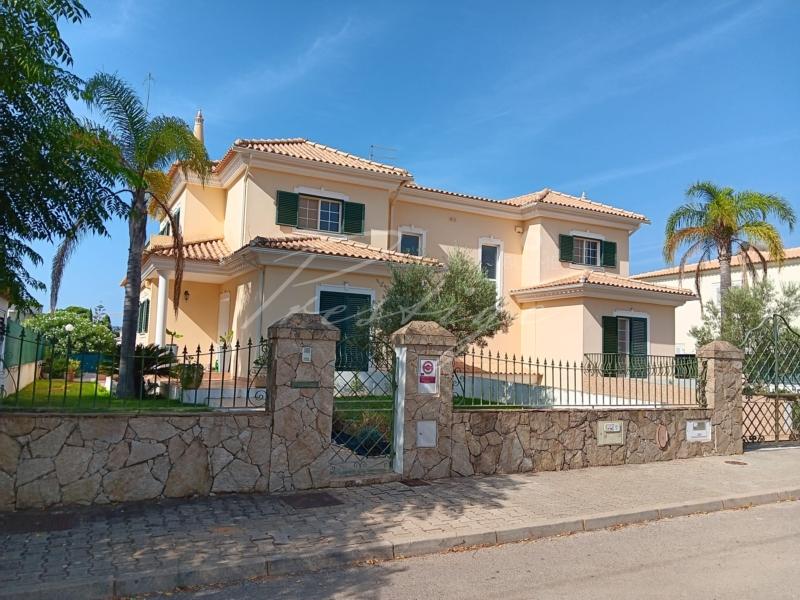 6-bedroom villa vila sol